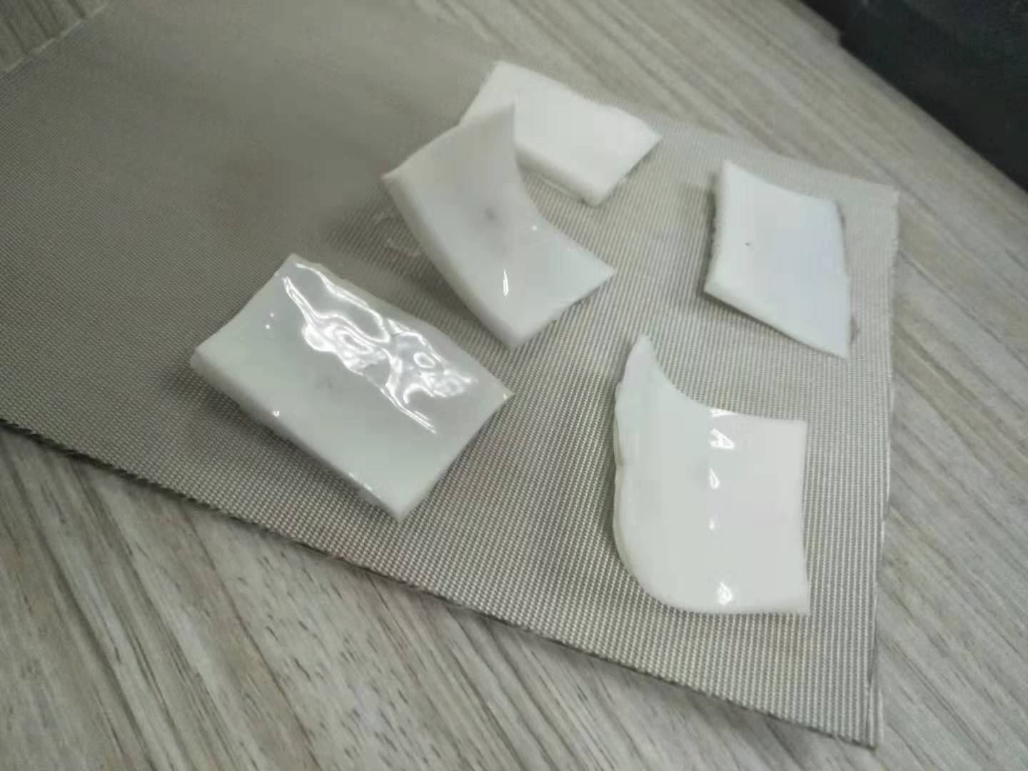 CL-26AB-1硅胶粘布热硫化胶水的应用