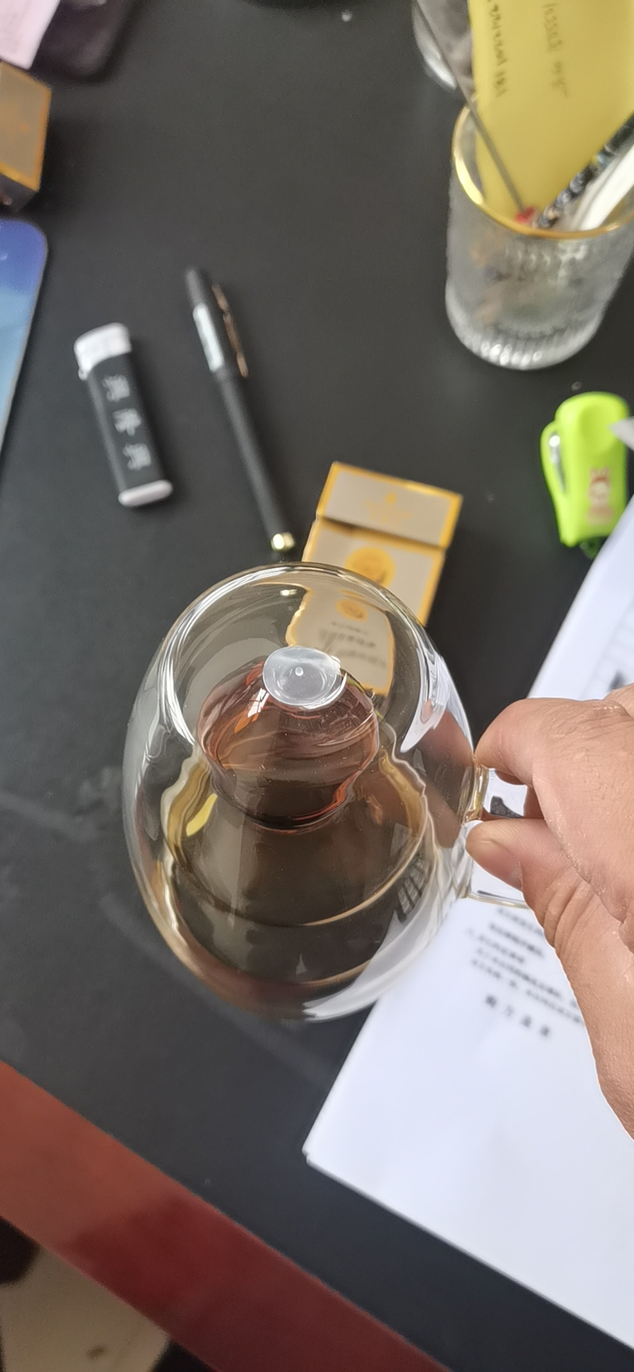 硅胶粘玻璃胶水