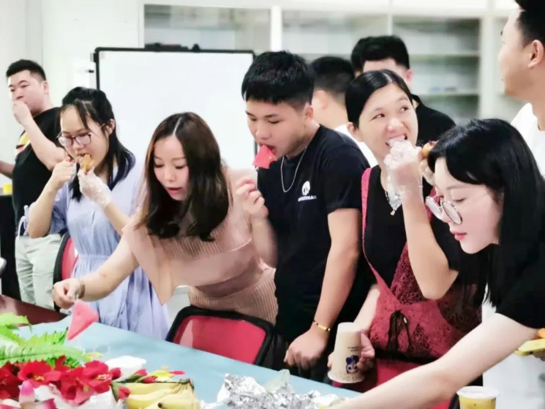热烈庆祝康利邦团队达成业绩目标