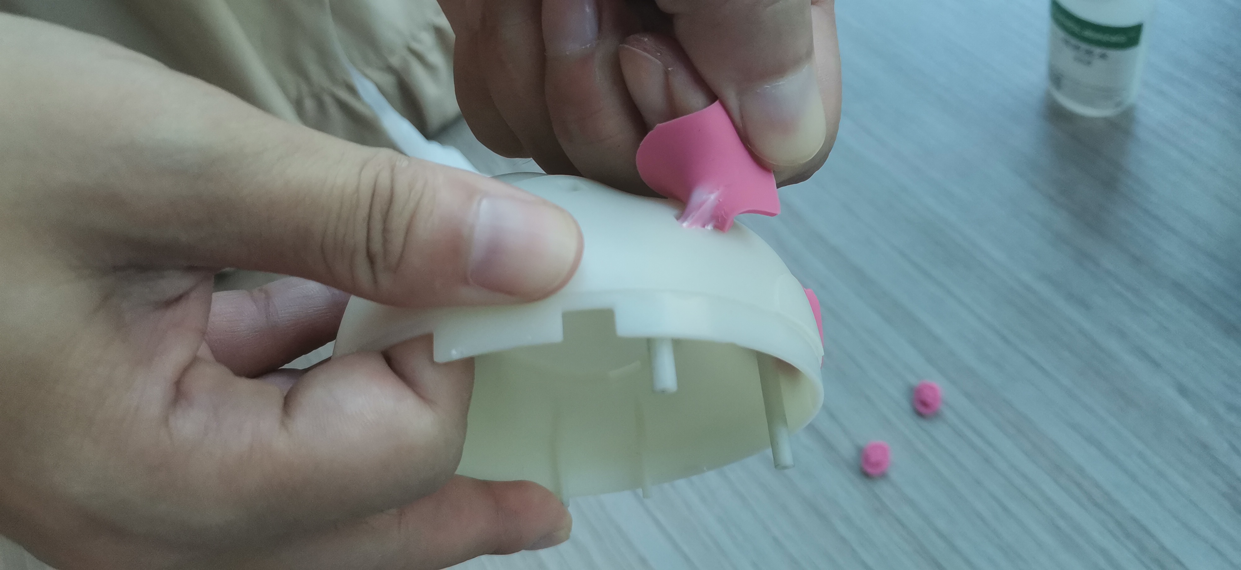 做硅胶暖手宝用什么胶水.jpg